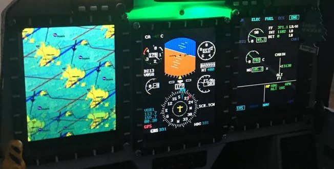 Ausschnitt eines Cockpits einer Pilatus PC21 mit unseren Displays.
